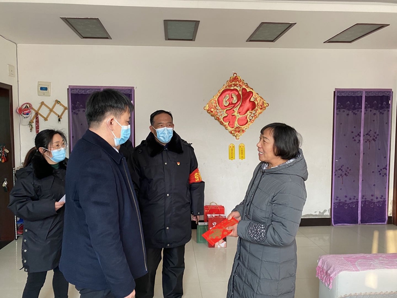 博農(nóng)集團(tuán)走訪慰問(wèn)老黨員、因公去世黨員干部家屬